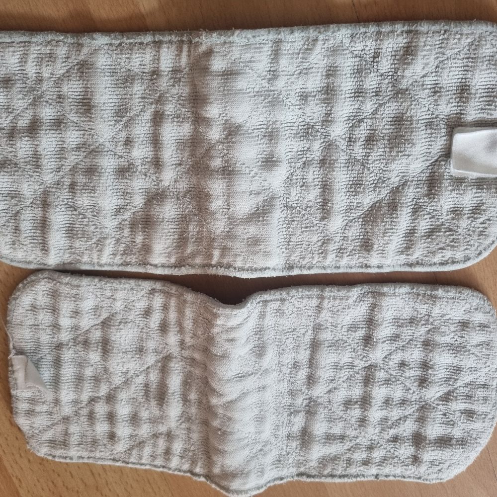 Zwei Bamboolik Höschenwindeln mit Einlagen