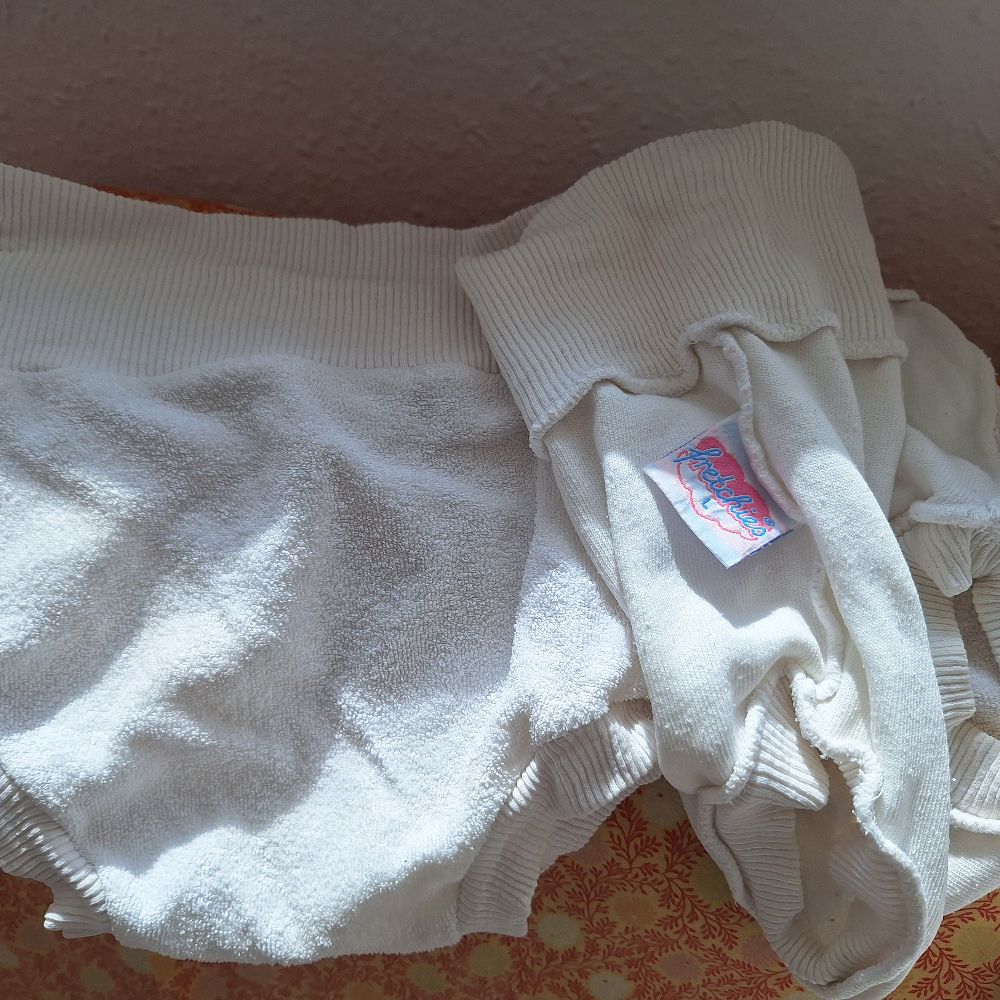 Wollhosen und Frotee Überhosen für komplette Windelzeit Wollhosen und Frotee Überhosen für komplette Windelzeit